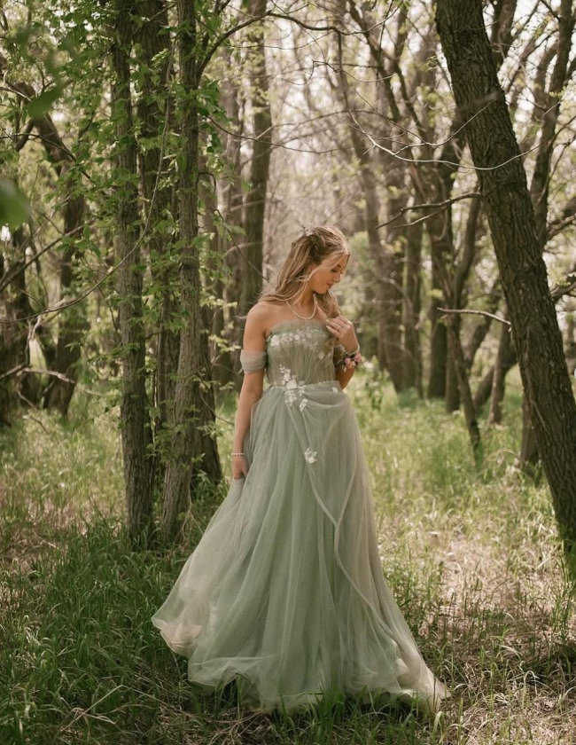 2025 New A Line Off the Shoulder Appliques Tulle Long Prom Dress Evening Dress SH2228