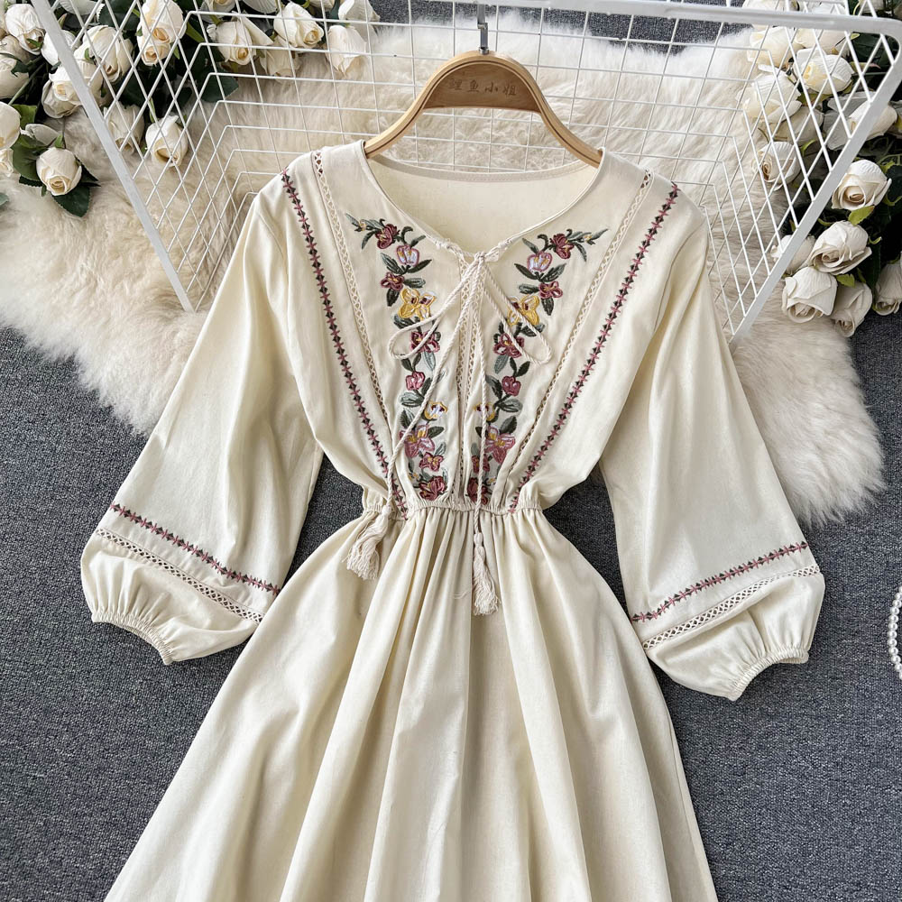 Simple A Line Embroidery Long Sleeve Dress 10764