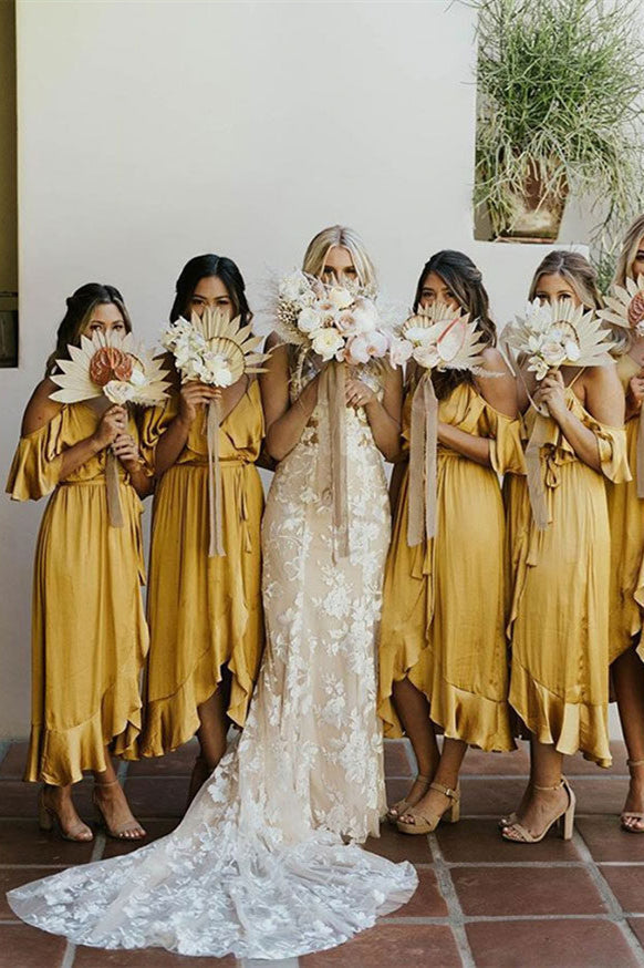 Vestido de dama de honor amarillo mostaza, largo hasta la rodilla, con volantes y mangas largas