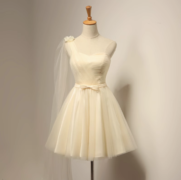 Vestido de fiesta corto de tul con escote en forma de corazón y corte en A color champán, vestido de dama de honor color champán ED0971