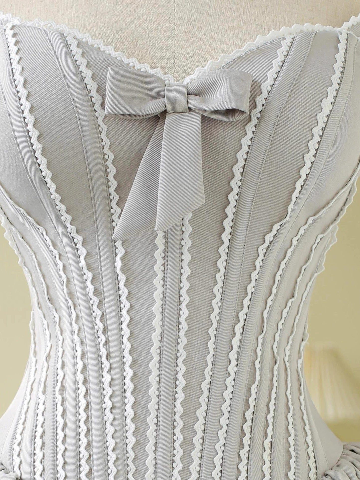 Simple Ball Gown Sweetheart Silver Short Satin Formal Homecoming Dresses Party Graduation Dress Hoco Dresses DH2779