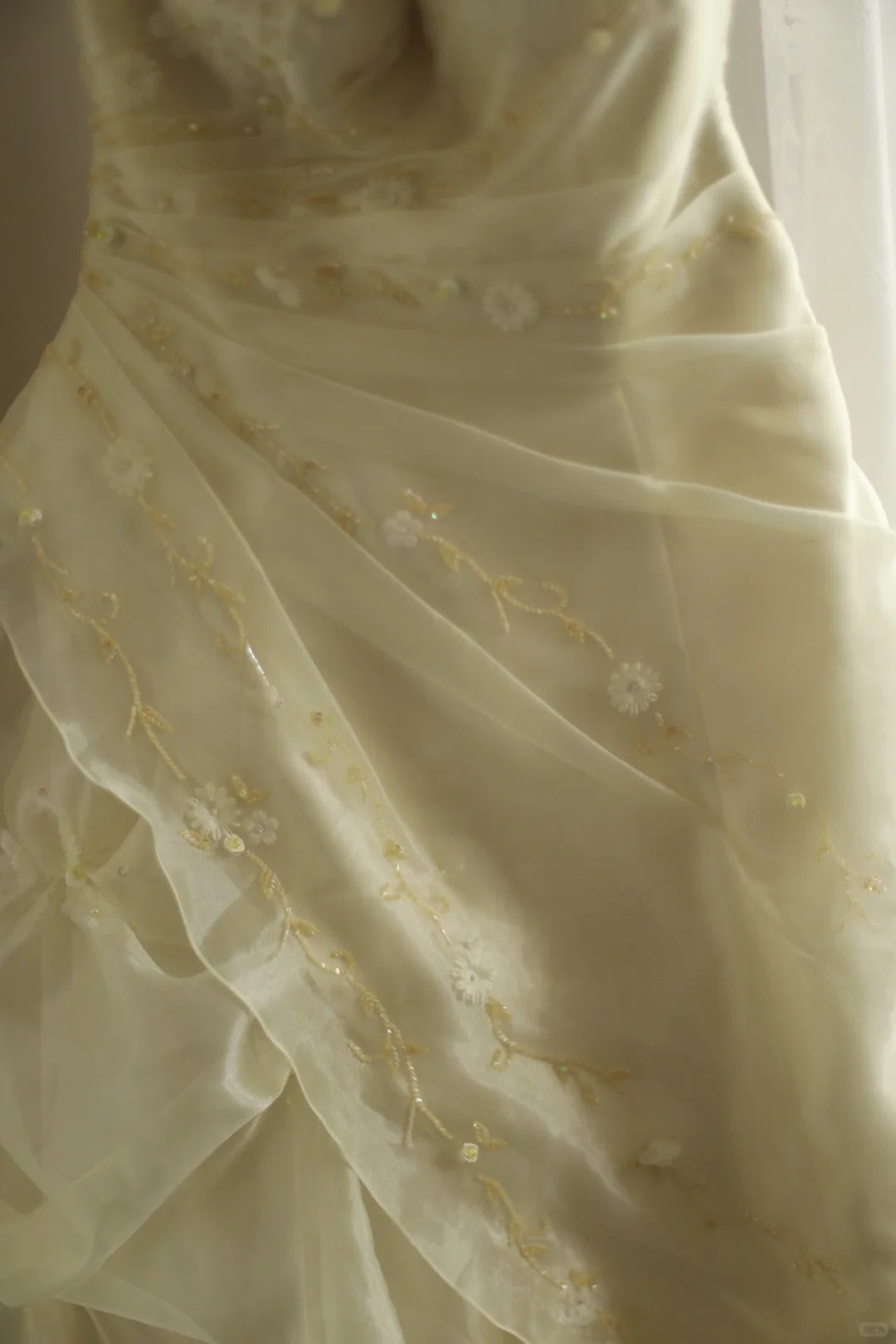 A Line Yellow Princess Dress Wedding Dress Sleeveless Long Evening Dress cg25931