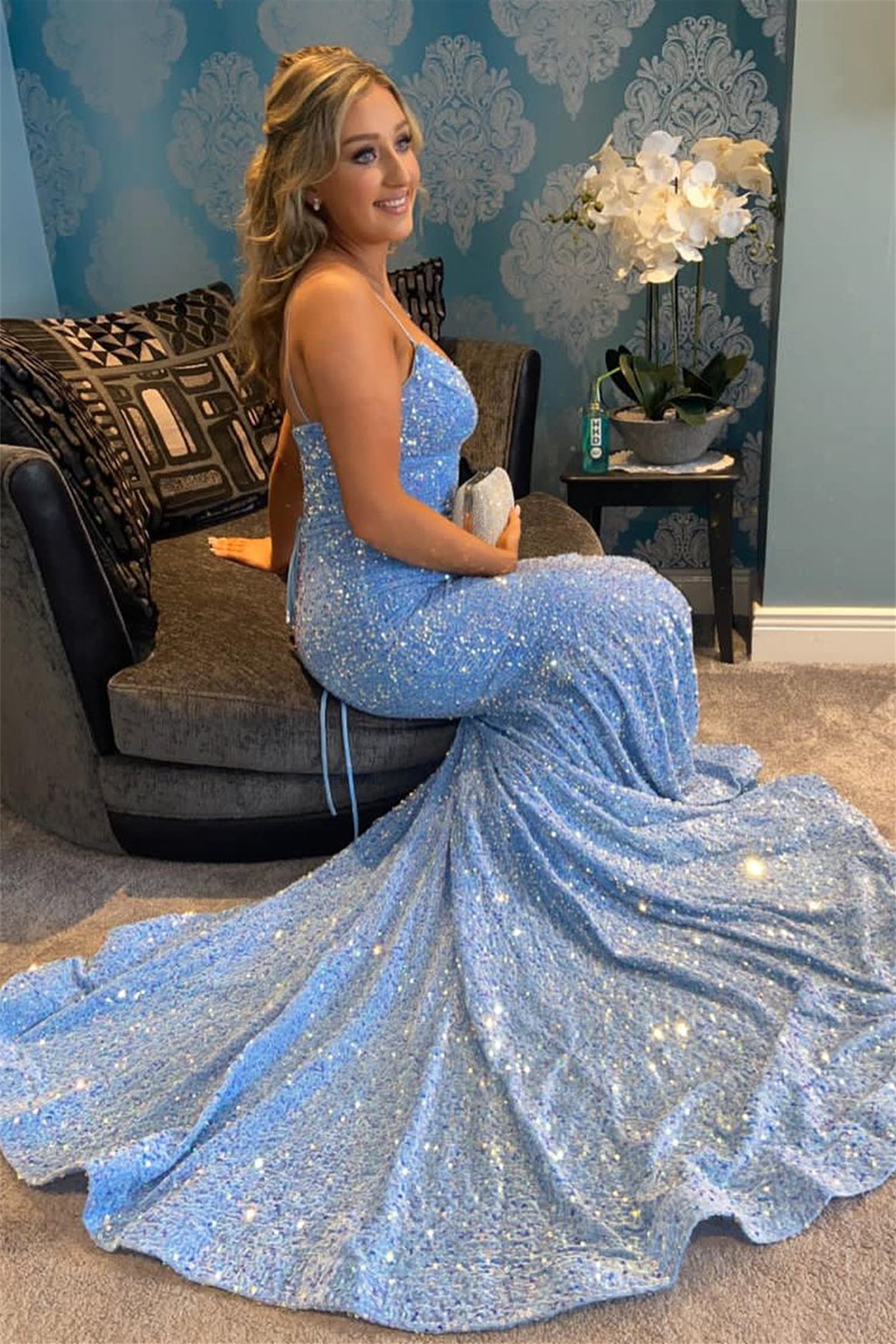 Vestido de fiesta ajustado de sirena con escote en V y lentejuelas en azul claro
