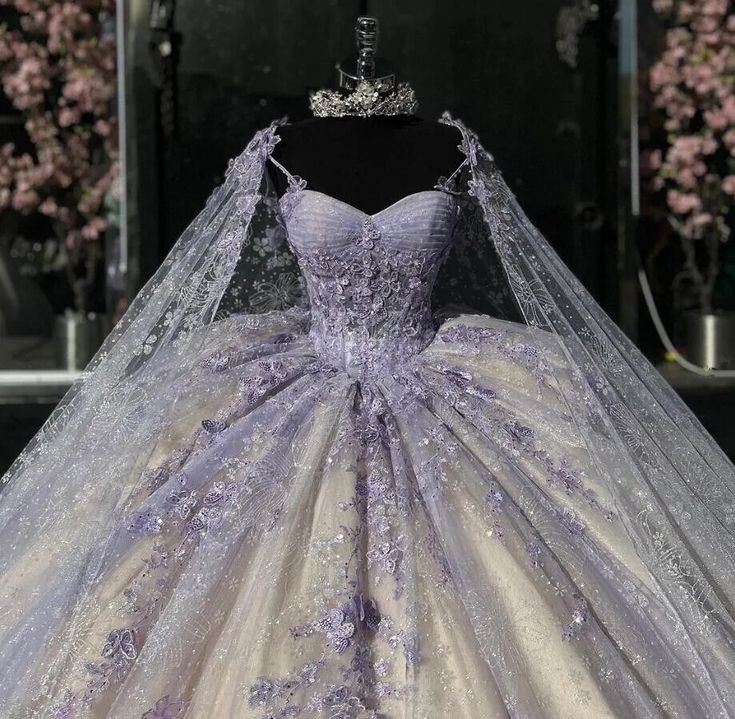 Light Purple Quinceanera Dressess with Cape Luxury Butterfly Applique Sweet 16 Ball Gown fg6470