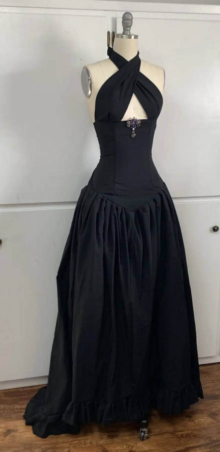 A Line Black Halter Evening Dresses, Sleeveless Long Prom Party Gowns cg25559