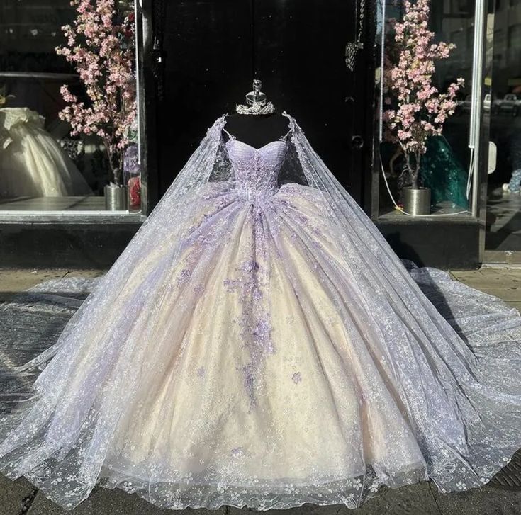 Light Purple Quinceanera Dressess with Cape Luxury Butterfly Applique Sweet 16 Ball Gown fg6470