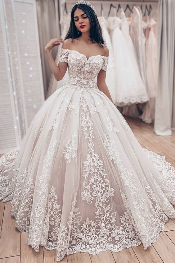 Ball Gown Wedding Dresses Off Shoulder Chapel Train Lace Tulle Short Sleeve Formal Luxurious with Appliques fg5397