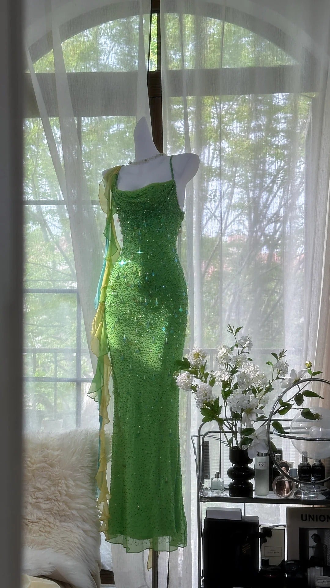 Vintage Evening Dresses, Green Sequin Mermaid Sleeveless Long Party Gowns cg25530