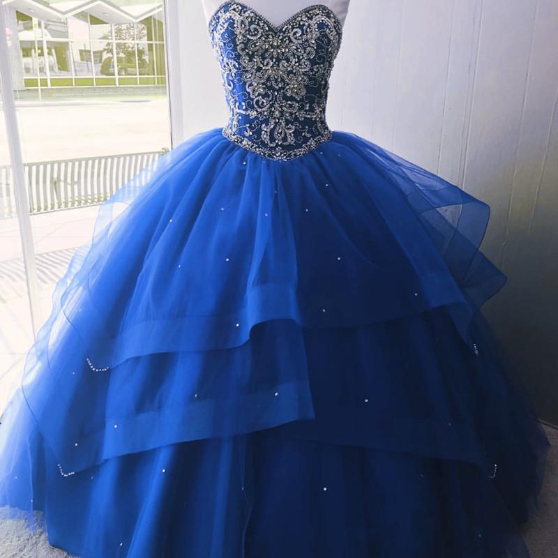 Vestidos de quinceañera de lujo con corpiño de cuentas de cristal, corsé y organza en capas