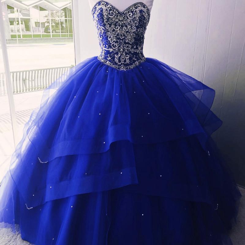 Vestidos de quinceañera de lujo con corpiño de cuentas de cristal, corsé y organza en capas