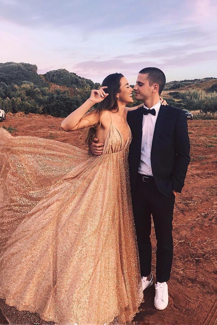 Vestido de fiesta largo brillante con escote en V espagueti y espalda descubierta con lentejuelas