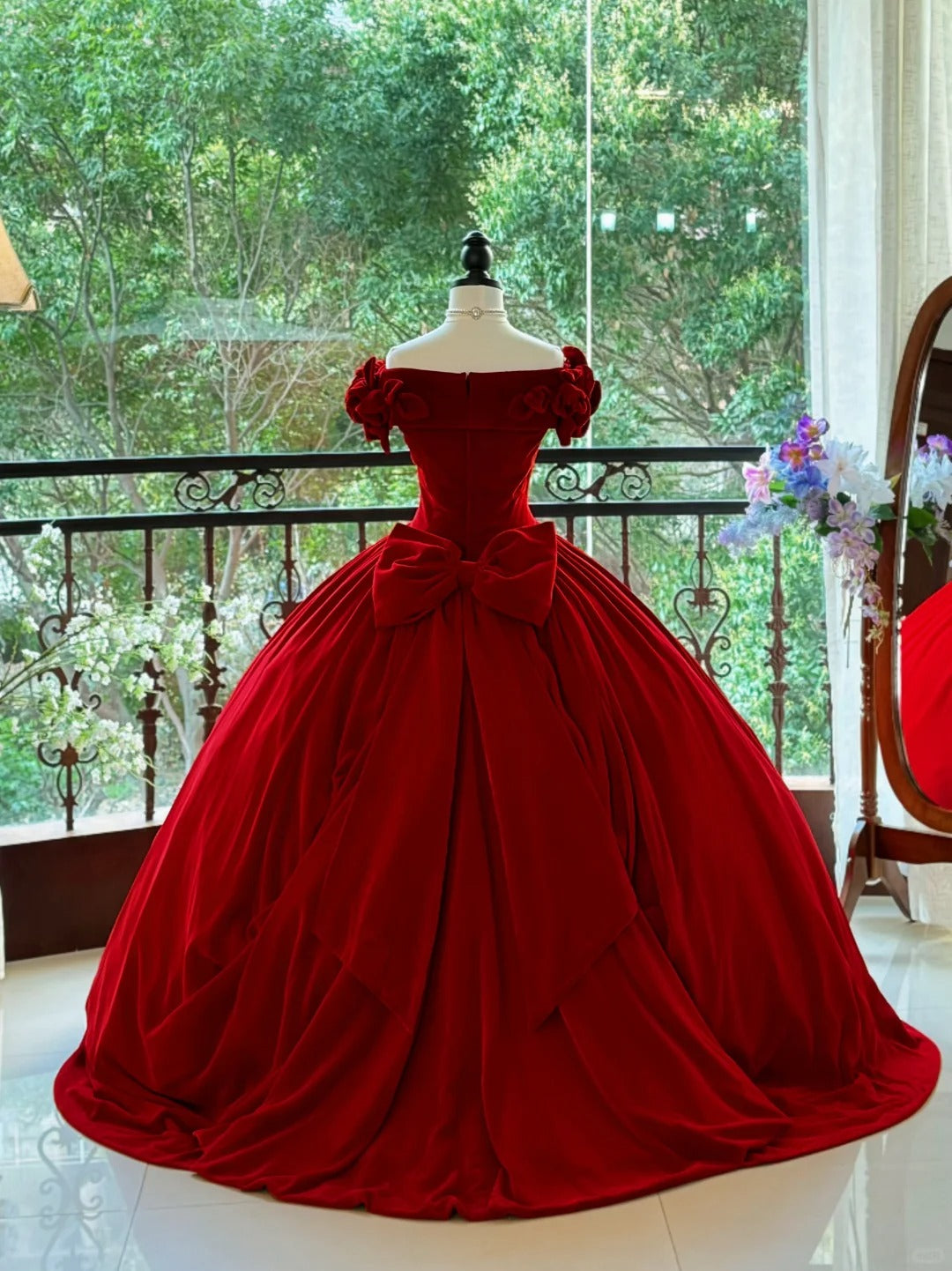 Burgundy Elegant Retro Long Velvet Quinceanera Dresses Prom Dress Graduation Dress Princess gh5005