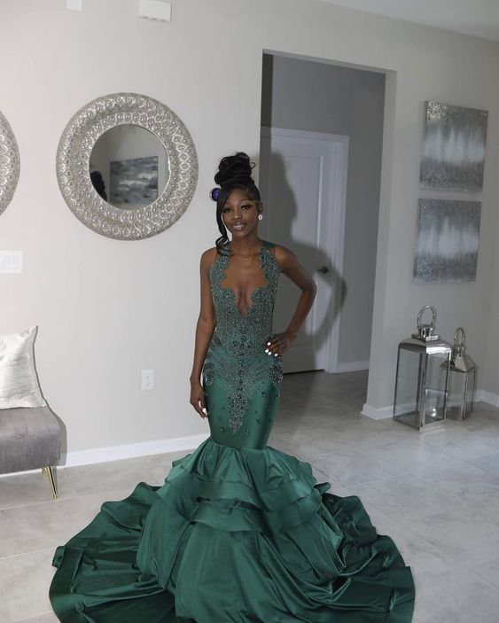 Stunning and Elegant Princess Party Wear Gown Green Prom Dresses fg1135