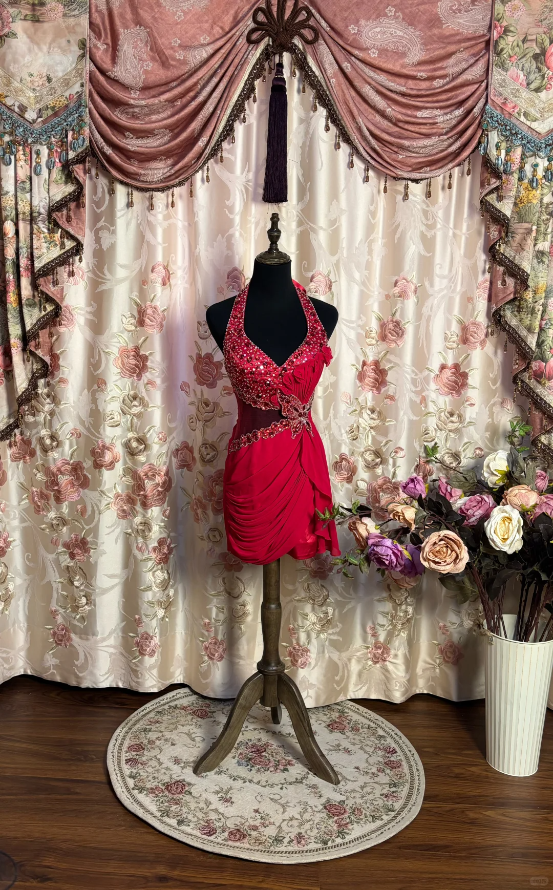 Vestido corto de satén con cuello en V y halter, estilo vintage burdeos, con cuentas, para el regreso a casa, TP3915