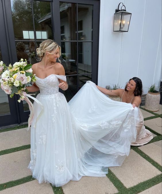 A Line Wedding Dresses Sleeveless Off The Shoulder Long Wedding Party Gowns Custom Made fg5095