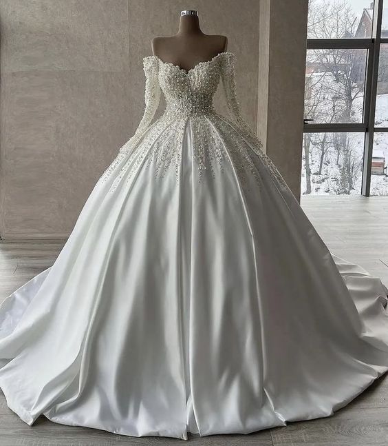 Off Shoulder Princess Wedding Dress Romantic Ball Gown V Neck Lace Up Back Beaded Appliques Long Sleeve Wedding Dress fg4313