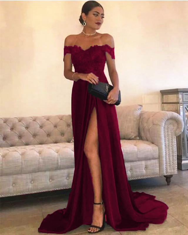 Vestidos de noche largos de satén con escote en forma de corazón y abertura en la pierna, con encaje y hombros descubiertos.