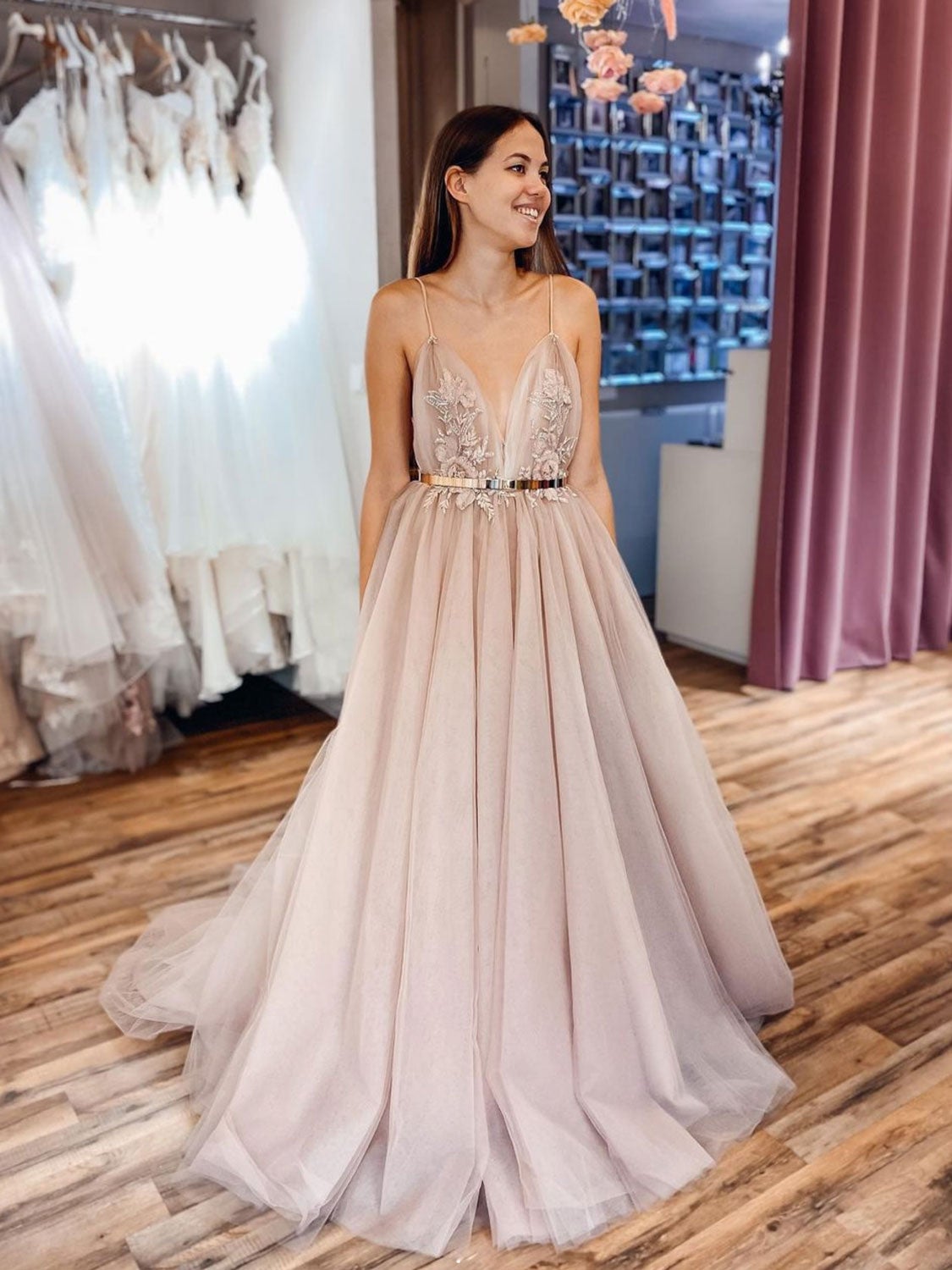 Vestido de fiesta largo de tul con escote en V color champán y encaje, vestido formal de tul