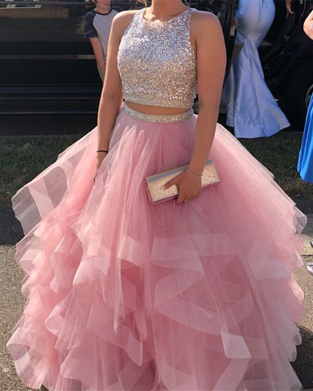 Vestidos de fiesta de dos piezas con capas de organza y cuentas y lentejuelas brillantes