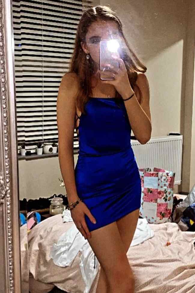 Vestido mini azul rey ajustado con tirantes para fiesta y regreso a casa