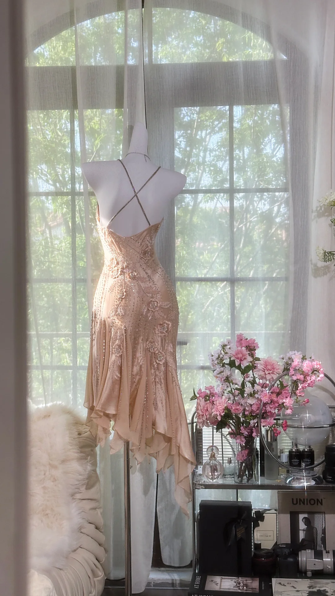 Vestido de noche romántico de gasa con tirantes finos y cuentas brillantes color champán vintage TP3983