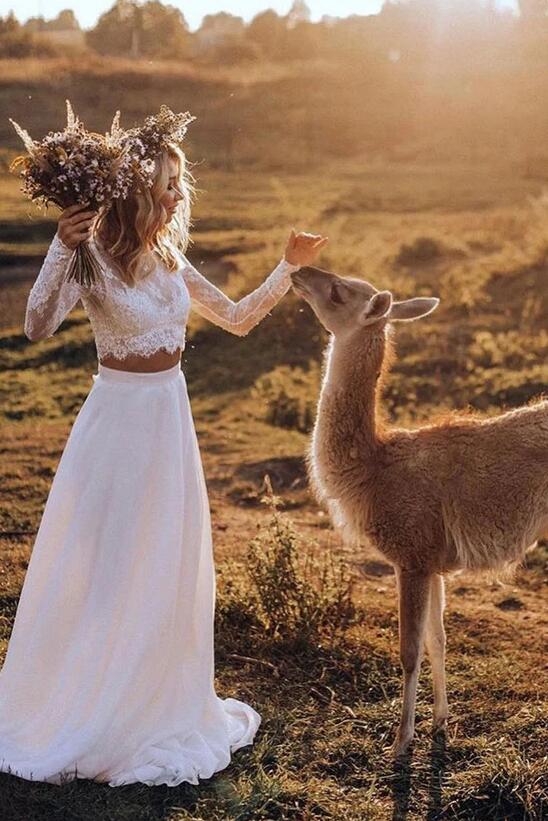 Vestido de novia informal asequible de manga larga con encaje, vestido de novia rústico de dos piezas con top corto.