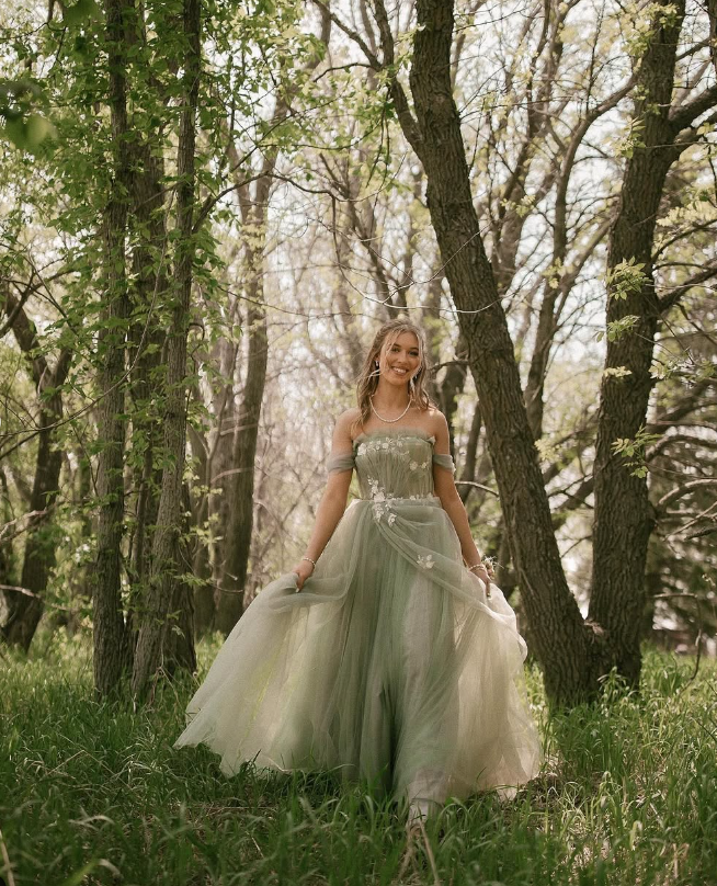 2025 New A Line Off the Shoulder Appliques Tulle Long Prom Dress Evening Dress SH2228