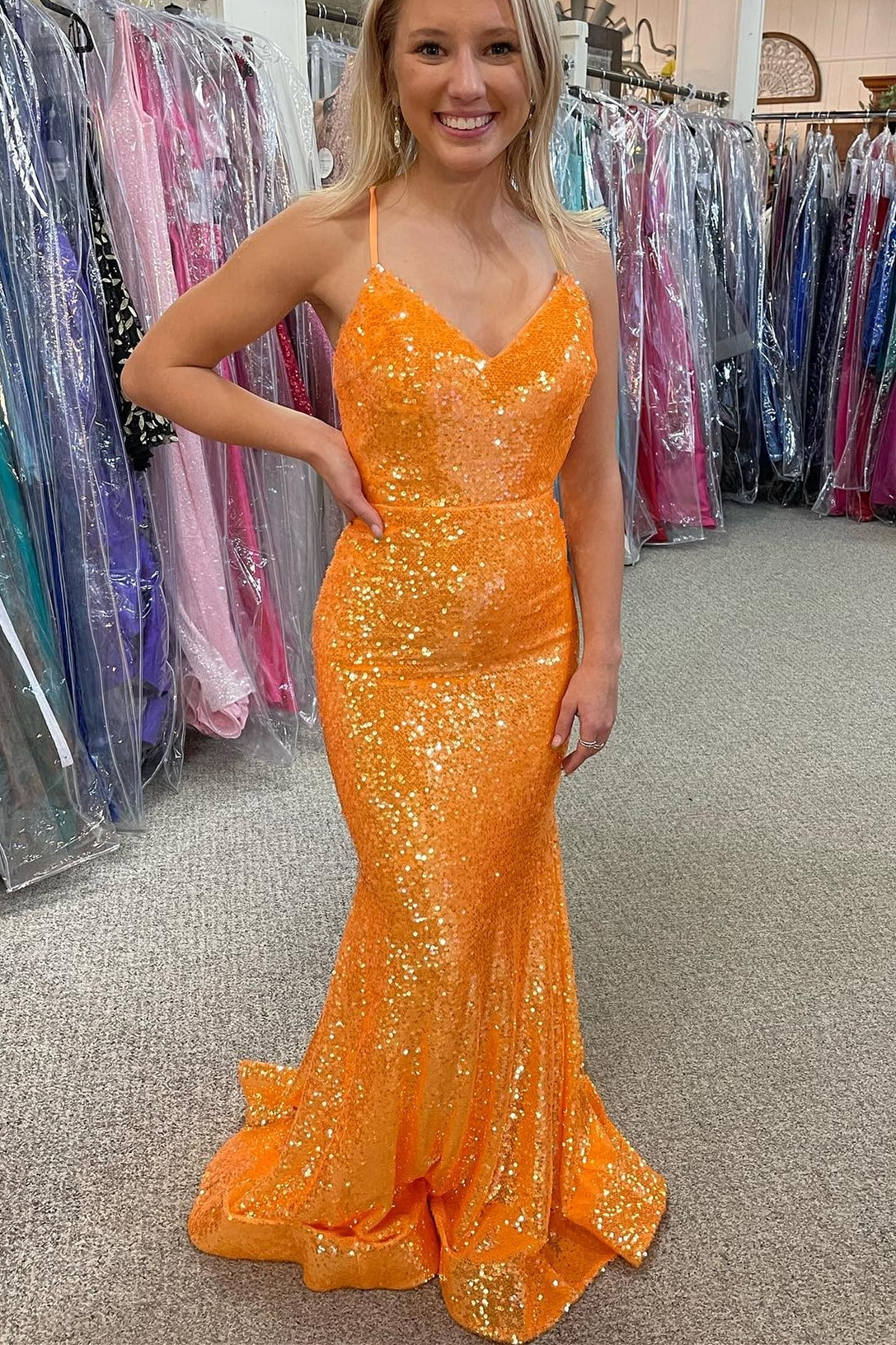 Vestido largo formal de sirena con lentejuelas naranjas brillantes y vestido de fiesta