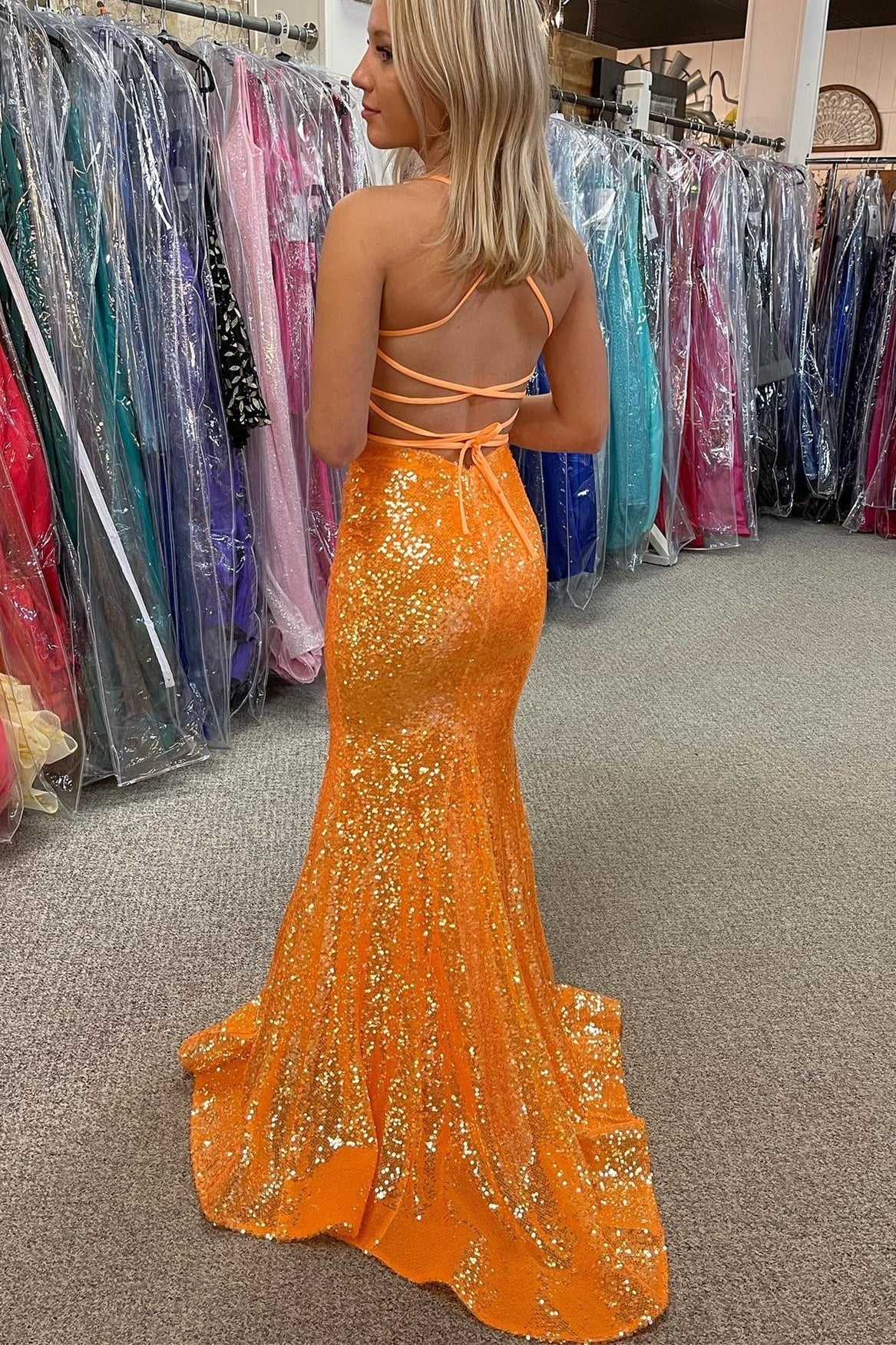 Vestido largo formal de sirena con lentejuelas naranjas brillantes y vestido de fiesta