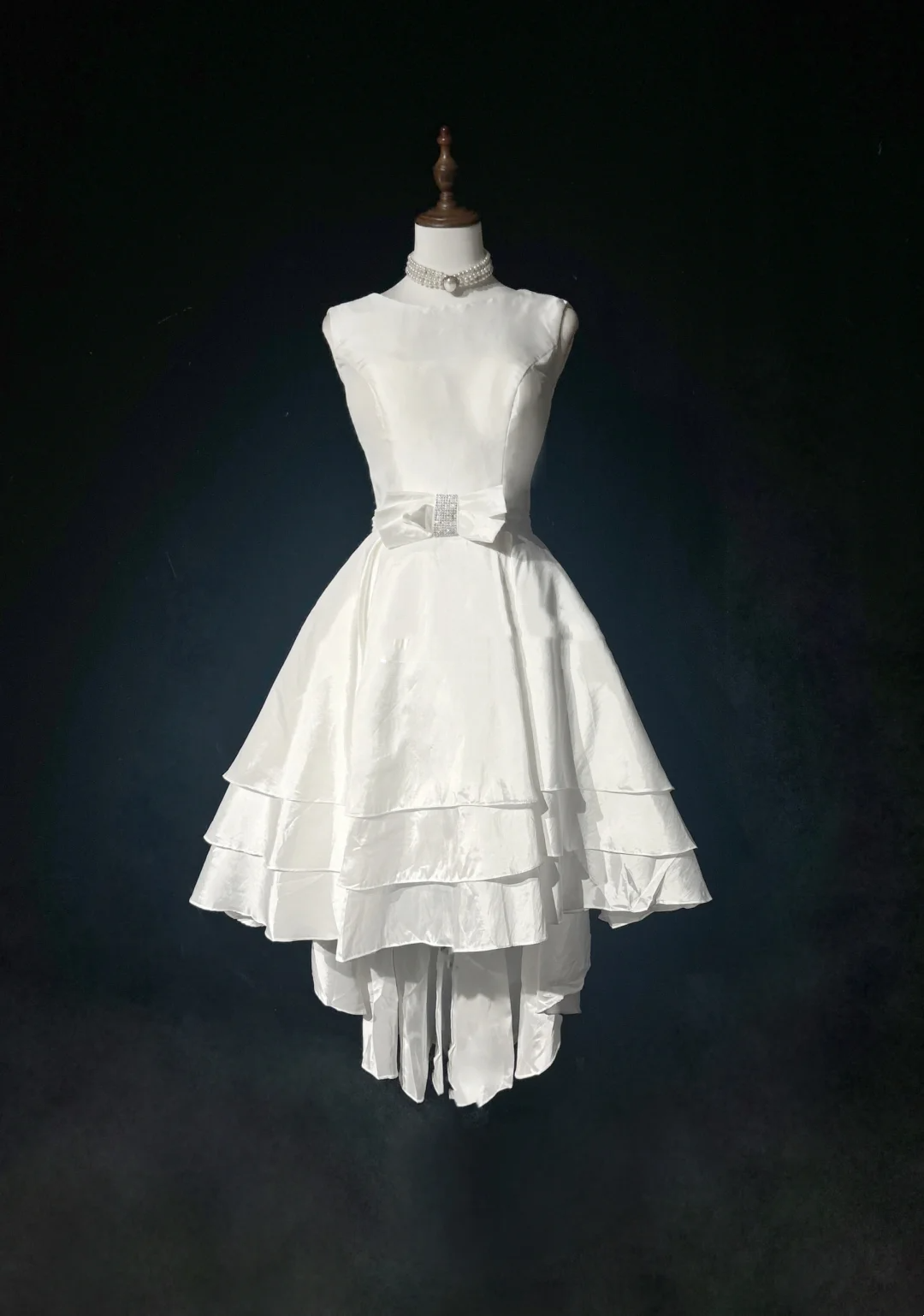 Vestido de novia vintage de los años 60, escote alto bajo, sin mangas, plisado, lazo, cuentas, blanco, corto, elegante, DH1014