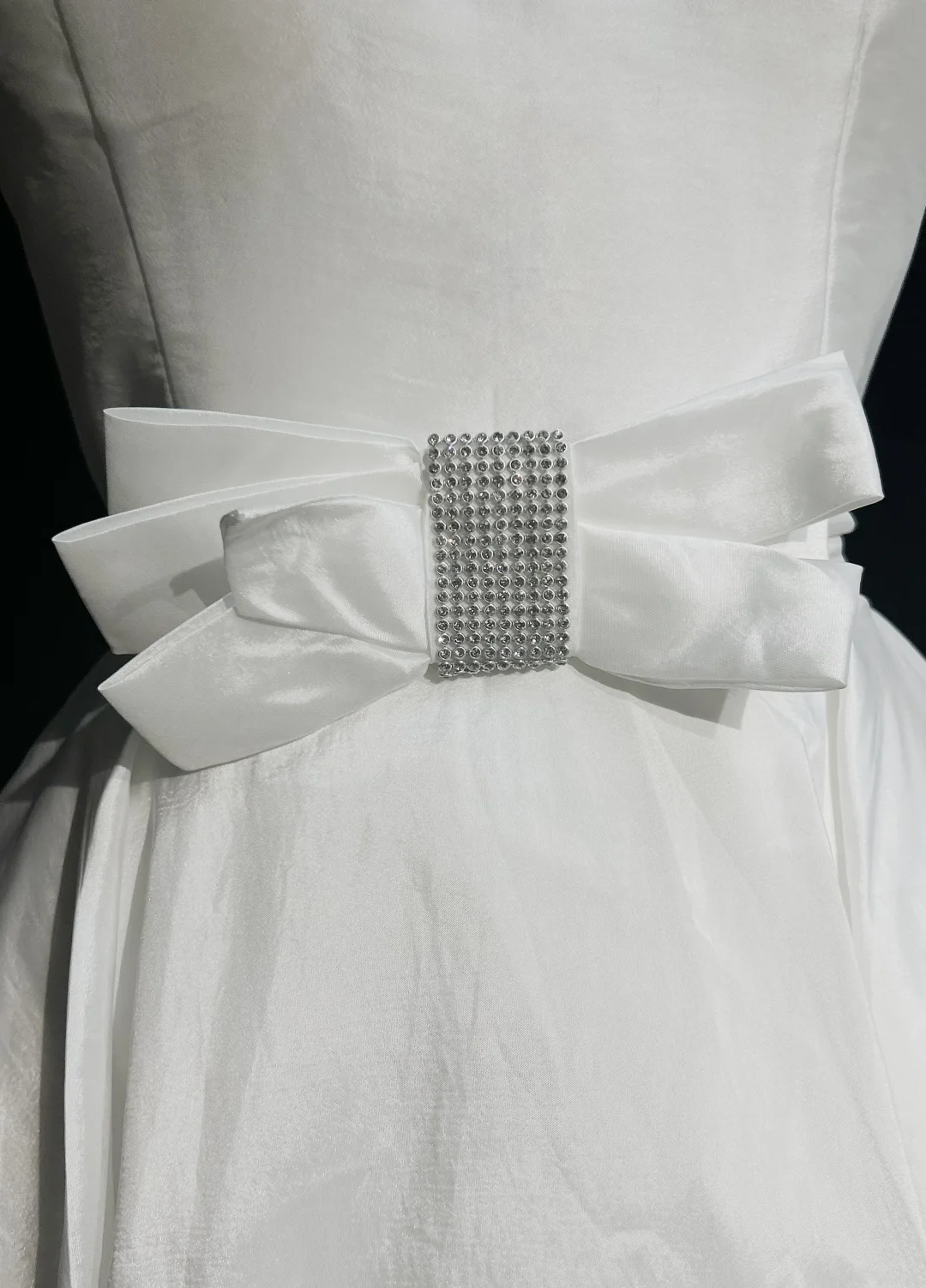 Vestido de novia vintage de los años 60, escote alto bajo, sin mangas, plisado, lazo, cuentas, blanco, corto, elegante, DH1014