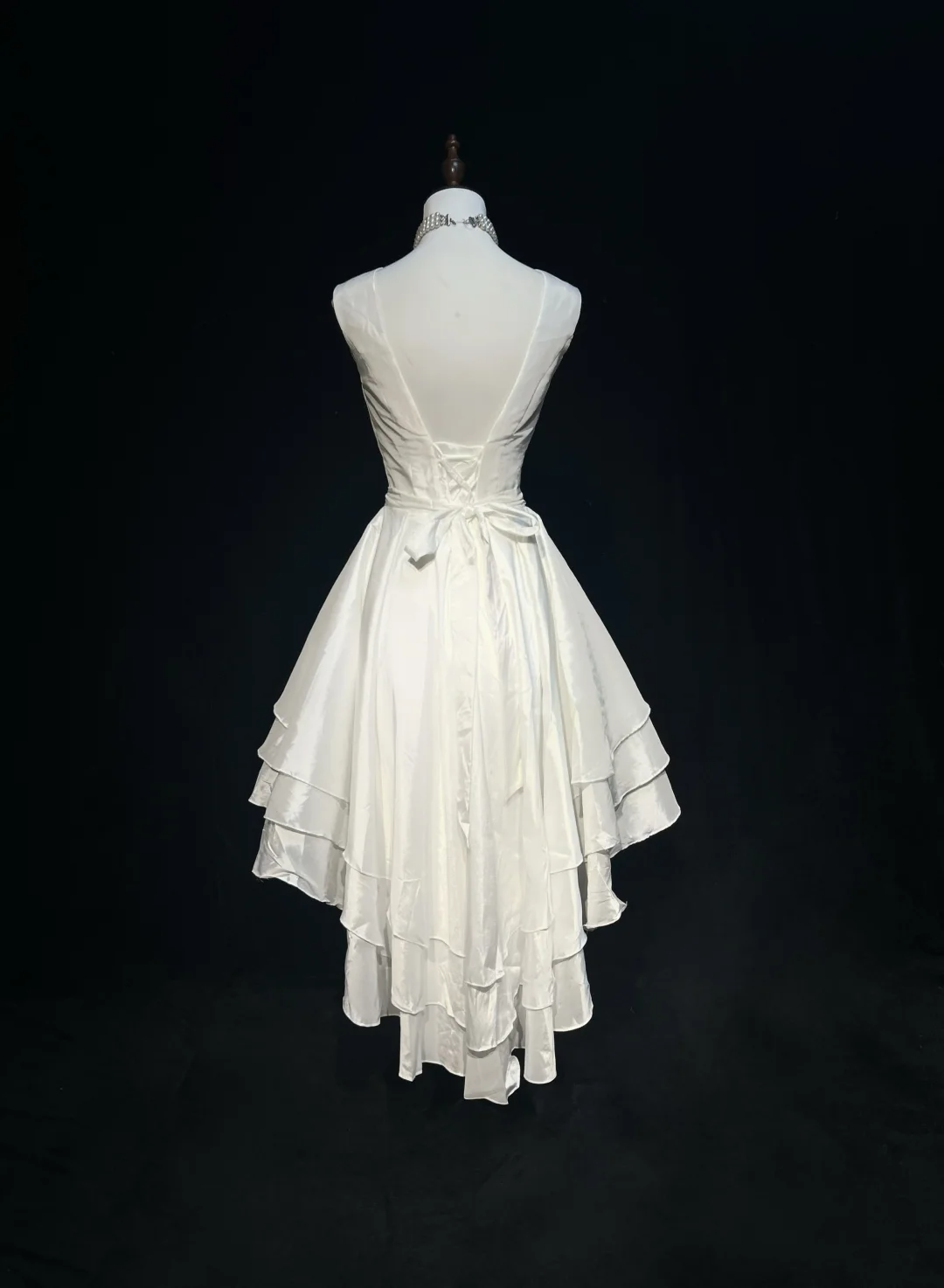 Vestido de novia vintage de los años 60, escote alto bajo, sin mangas, plisado, lazo, cuentas, blanco, corto, elegante, DH1014