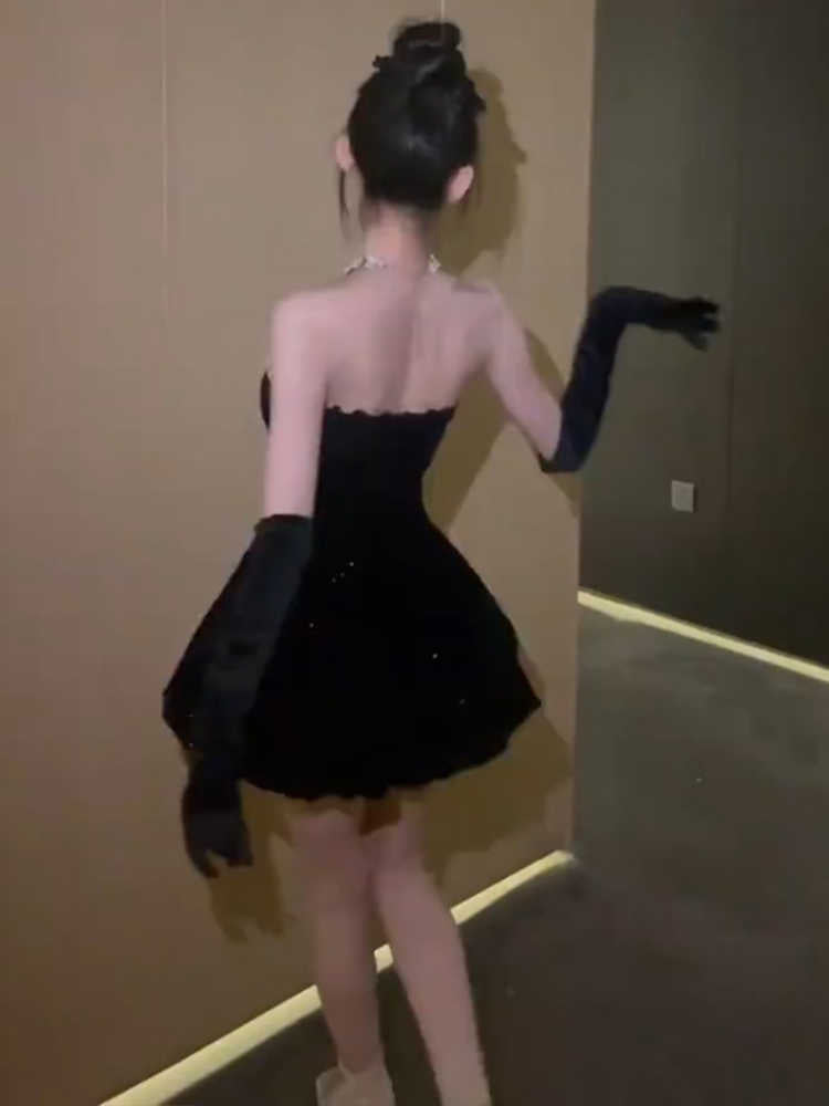 Hermoso vestido de fiesta corto de terciopelo negro con escote corazón para octavo grado, vestido de fiesta de verano para escuela secundaria, atuendos de cumpleaños DH1057