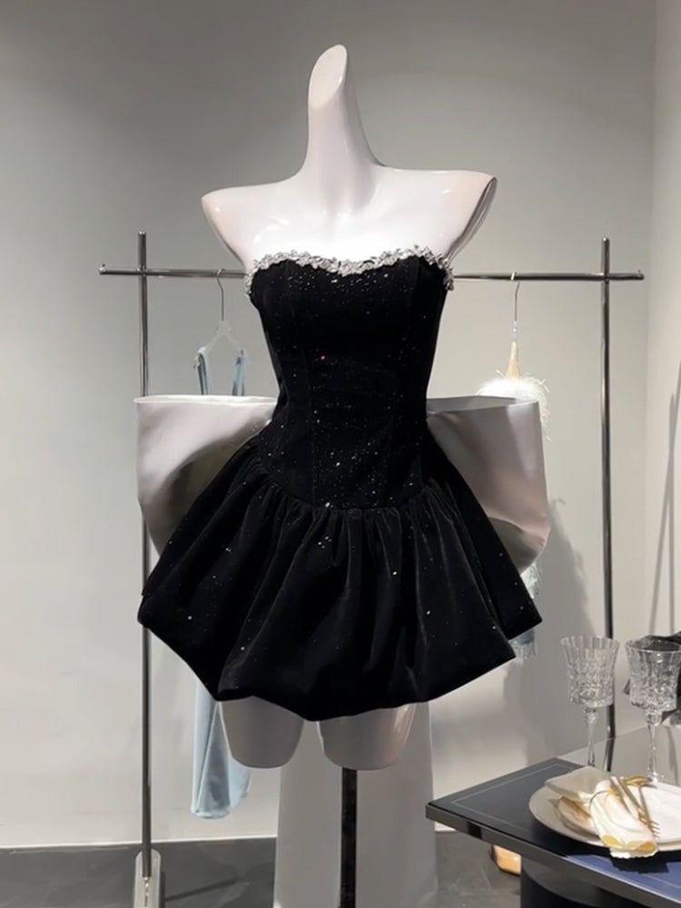 Vestido de fiesta corto de terciopelo negro con escote corazón para octavo grado, vestido de verano para escuela secundaria, DH1059