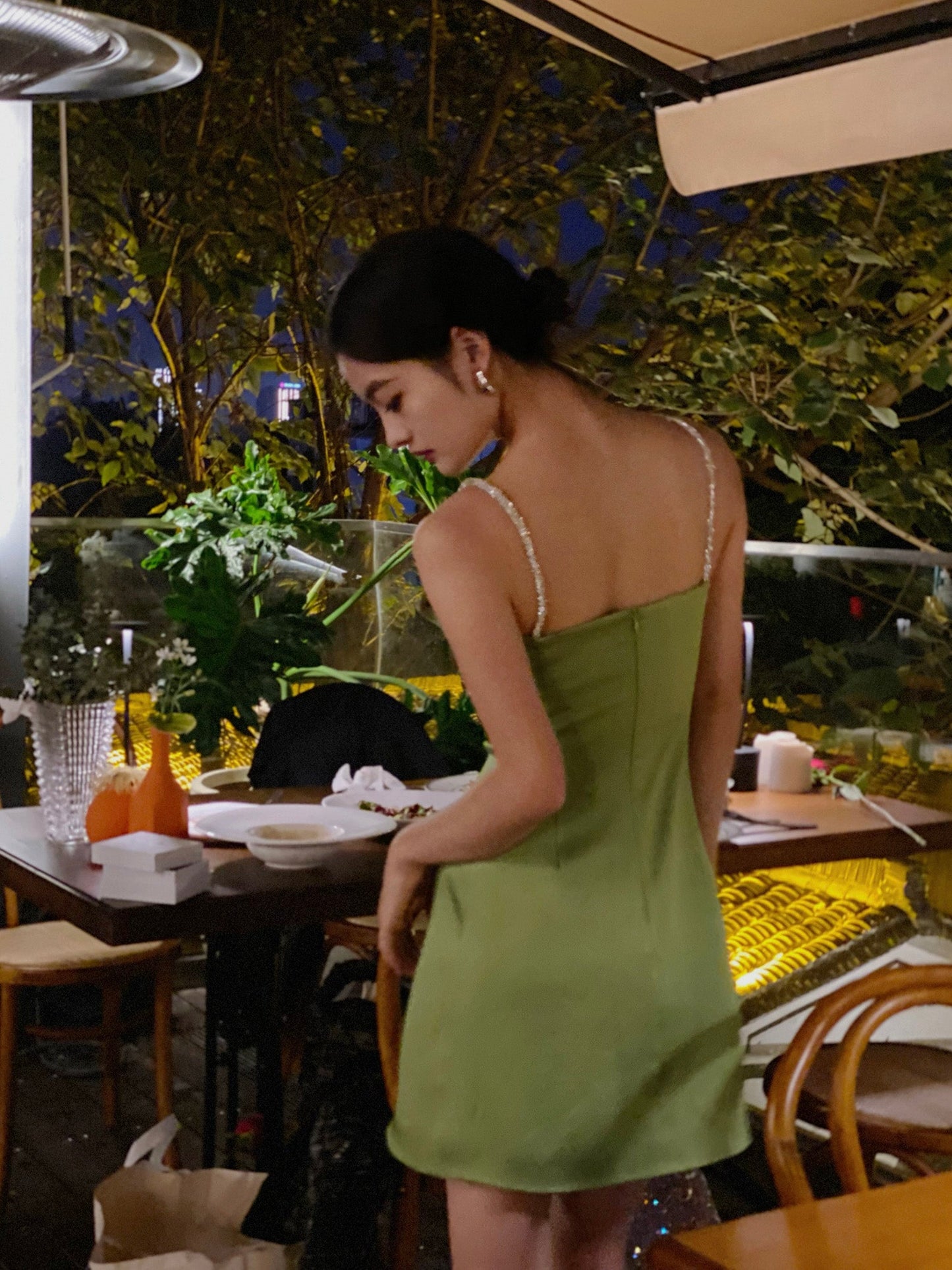 Vestido corto de satén verde salvia con tirantes finos, sexy, para fiesta de 8.º grado, de verano, para escuela secundaria, para cumpleaños, DH1094