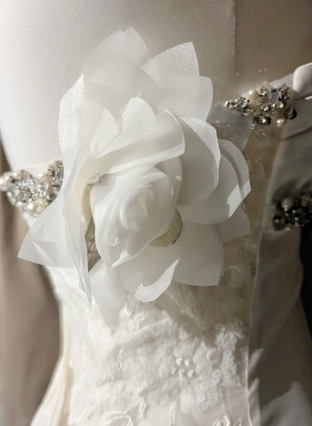 Vestido de novia único de corte sirena, sin tirantes, de gasa, blanco, años 50, modesto, DH1114