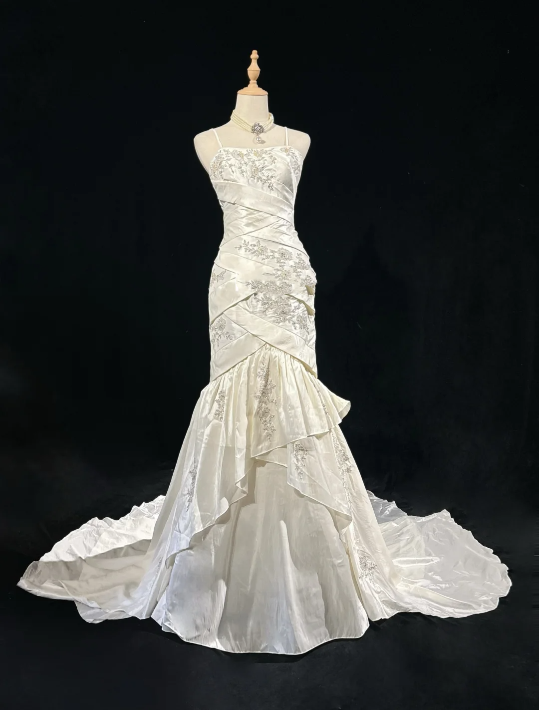 Vestido de novia retro de los años 60, estilo sirena, tirantes finos, sin mangas, encaje, largo, blanco, elegante, DH1120