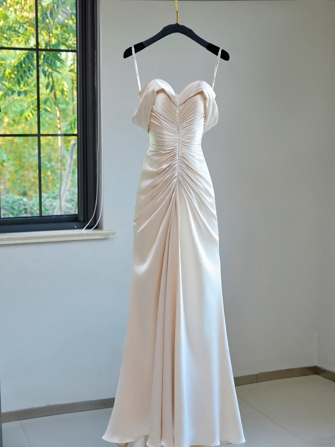 Vestido de novia modesto con hombros descubiertos, satén rosa claro, plisado, largo, elegante, DH1122