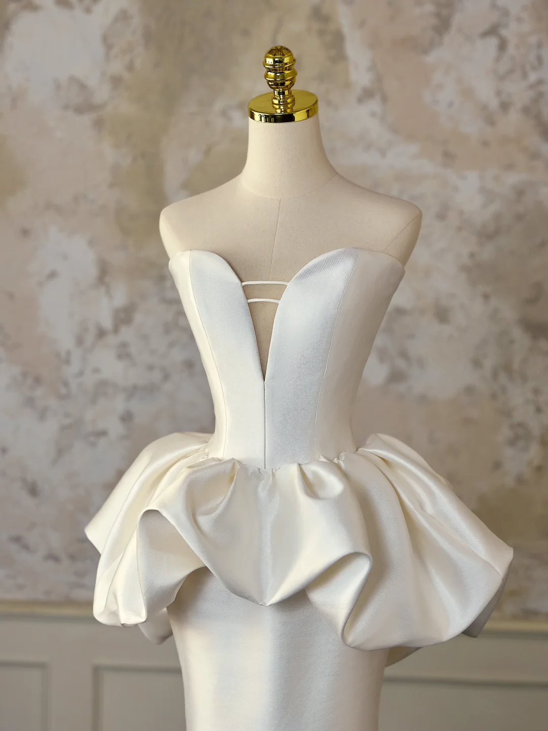 Vestido de novia modesto de corte sirena, escote corazón, sin mangas, satén, largo, color marfil, elegante, DH1130