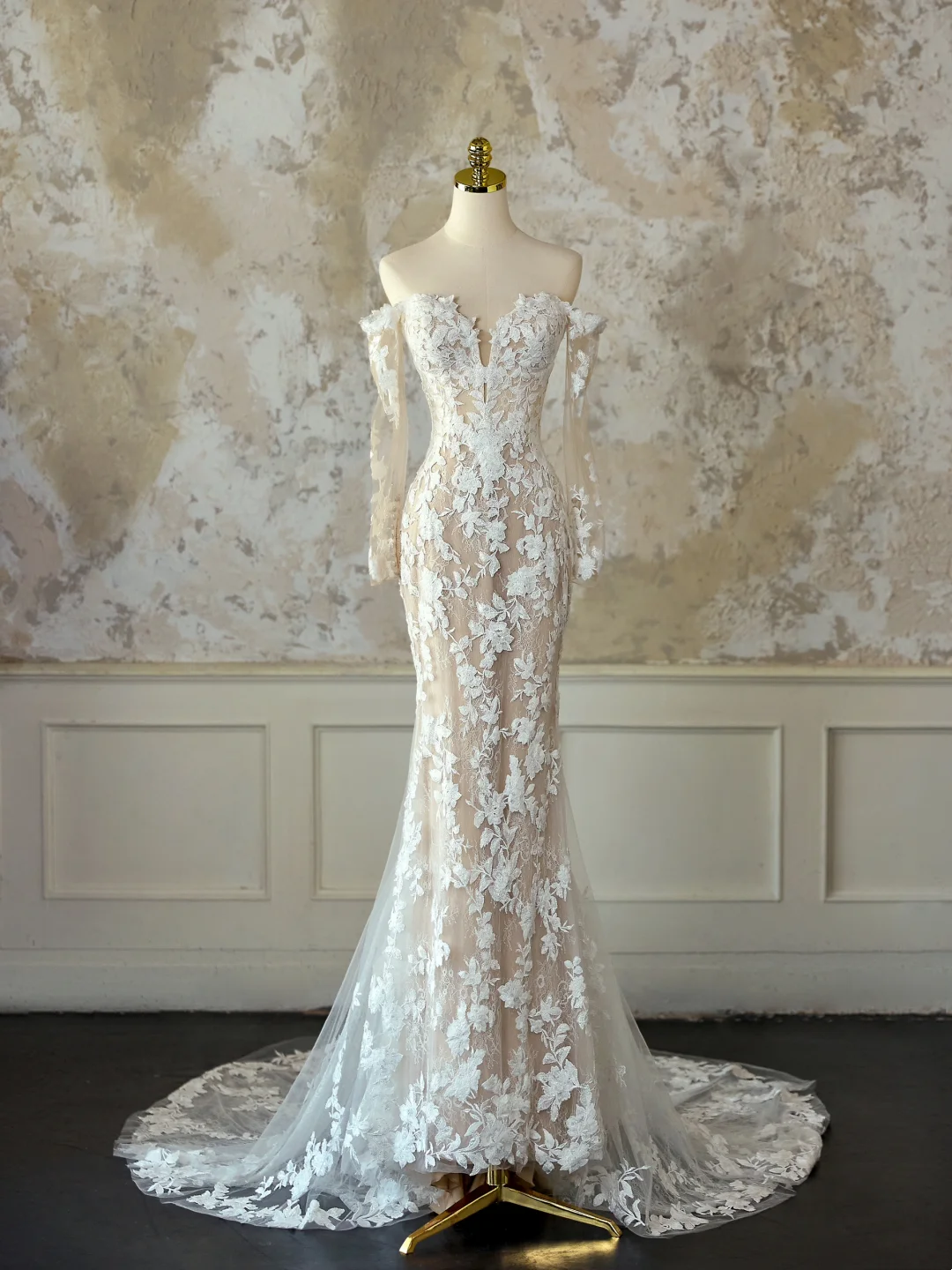 Vestido de novia modesto de corte sirena con hombros descubiertos, blanco, mangas largas, tul y encaje, elegante, DH1132