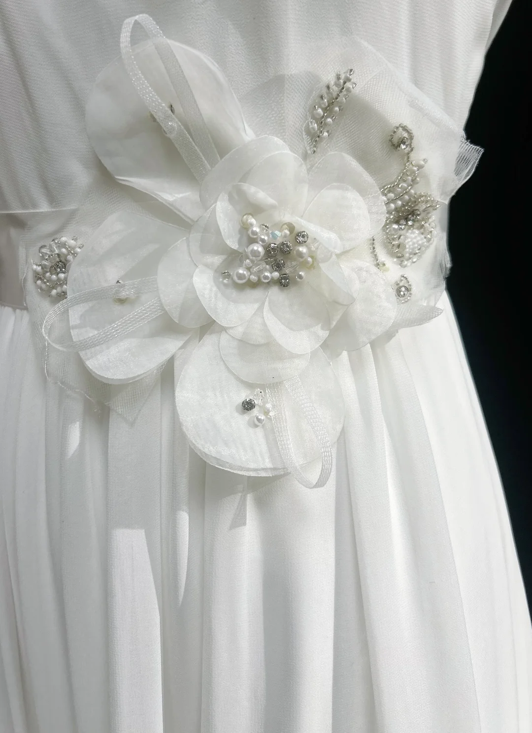 Vestido de novia modesto, corte A, escote cuadrado, blanco, mangas cortas, de gasa, Timeless Brides, DH1142