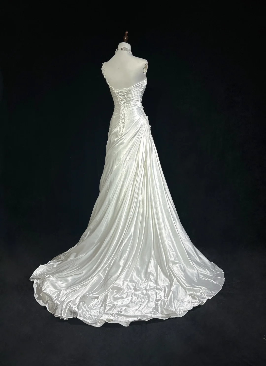 Vestido de novia clásico y elegante, corte sirena, un hombro, largo, blanco, de satén, años 70, estilo vintage, DH1147