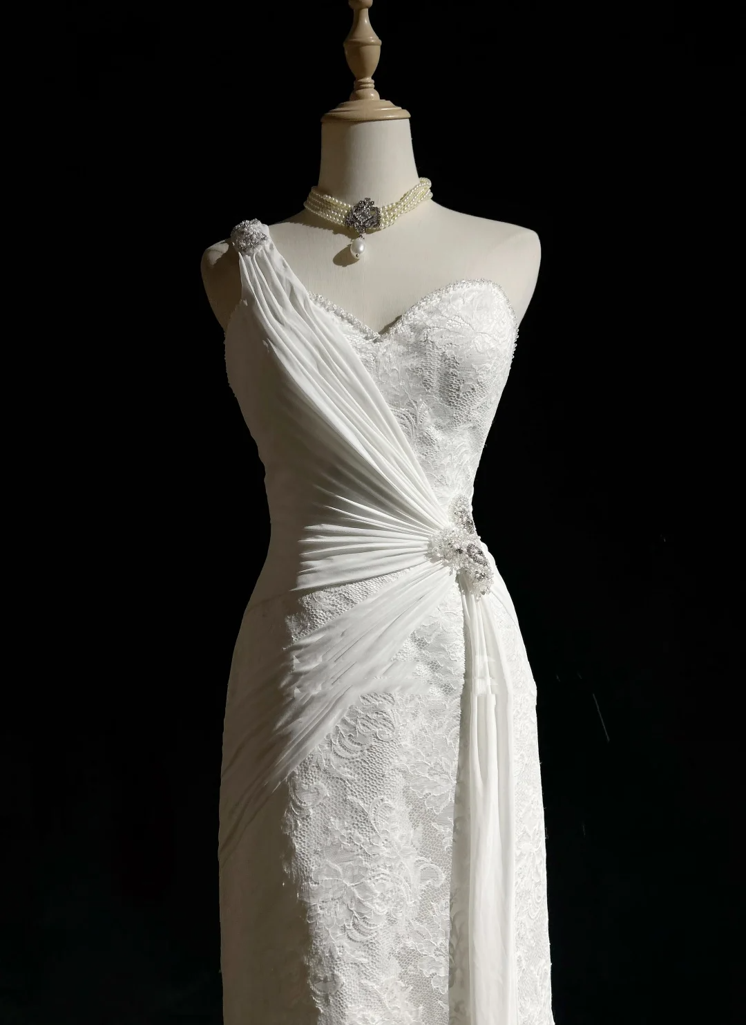 Vestido de novia único de corte sirena, de un solo hombro, de gasa blanca, con encaje y cuentas, estilo años 90, estilo vintage, DH1264