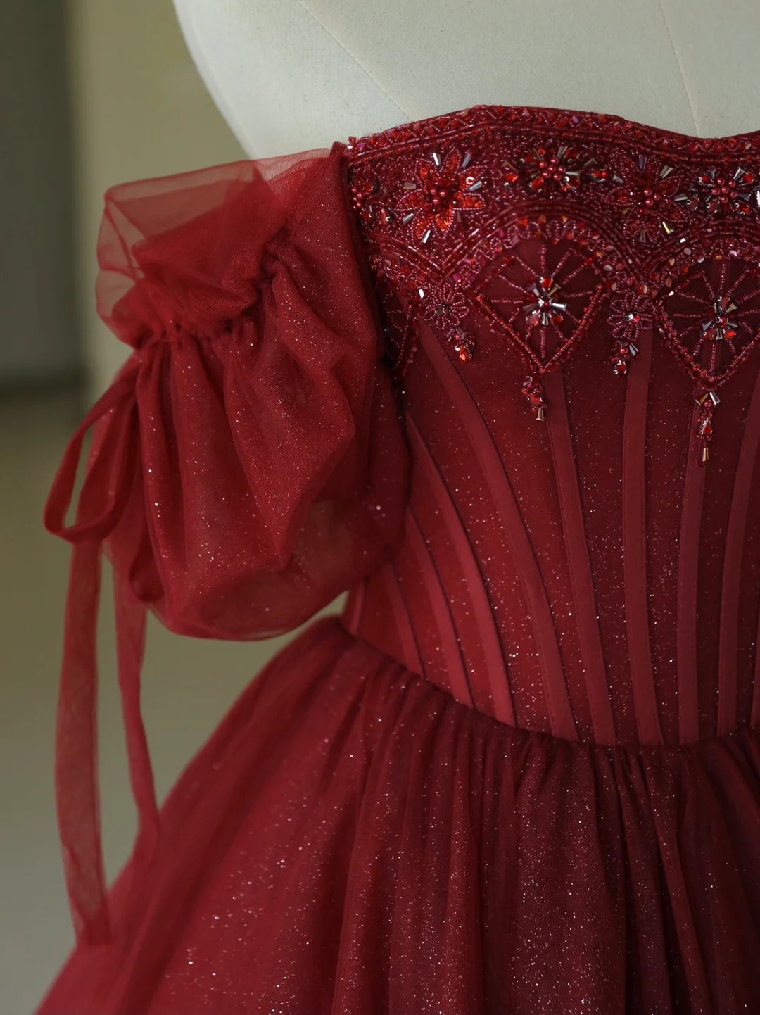 Hermoso vestido de quinceañera largo de tul burdeos con hombros descubiertos, vestido formal de 15 años, vestido de dulces 16 DH1286