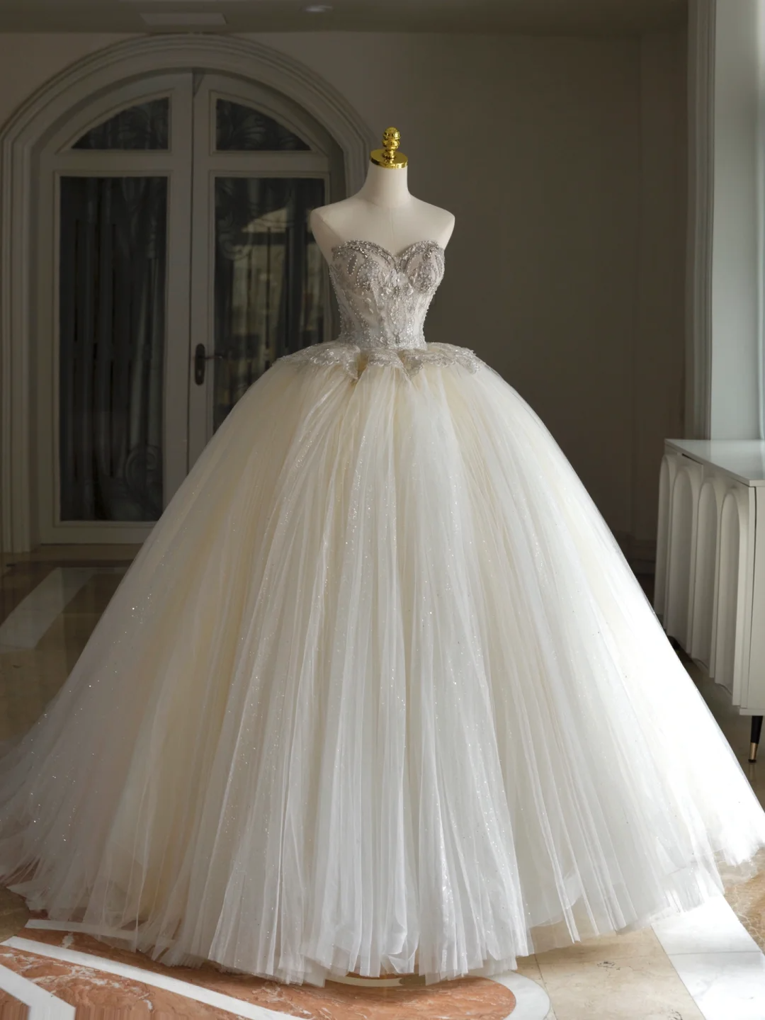 Vestido de novia princesa, vestido de baile, escote corazón, tul, cuentas, manga corta, modesto, DH1295