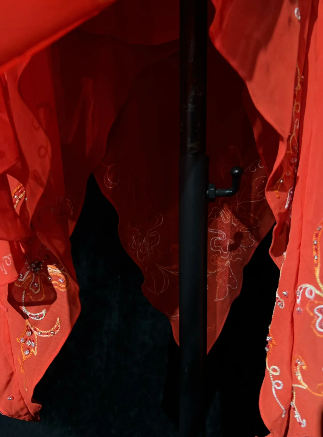 Vestido de fiesta de graduación de 8.º grado, estilo vintage, de gasa roja, hasta la rodilla, con corte asimétrico, para cóctel, para escuela secundaria, DH1466