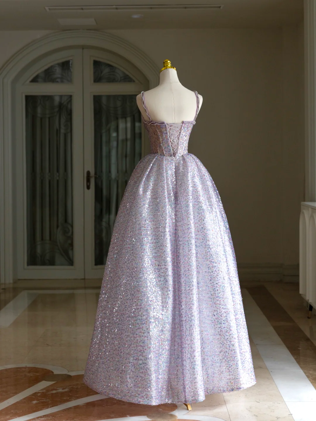 Vestido de quinceañera de tul lila, sin mangas, con tirantes finos, para 15 años, DH1554