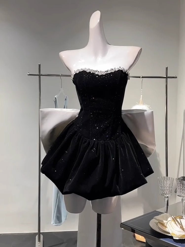Lindo vestido corto de terciopelo negro con escote en forma de A y escote en forma de corazón para fiesta de 8.º grado, vestido de fiesta Hoco para secundaria, vestido para cumpleaños número 18, atuendos Hoco DH1800