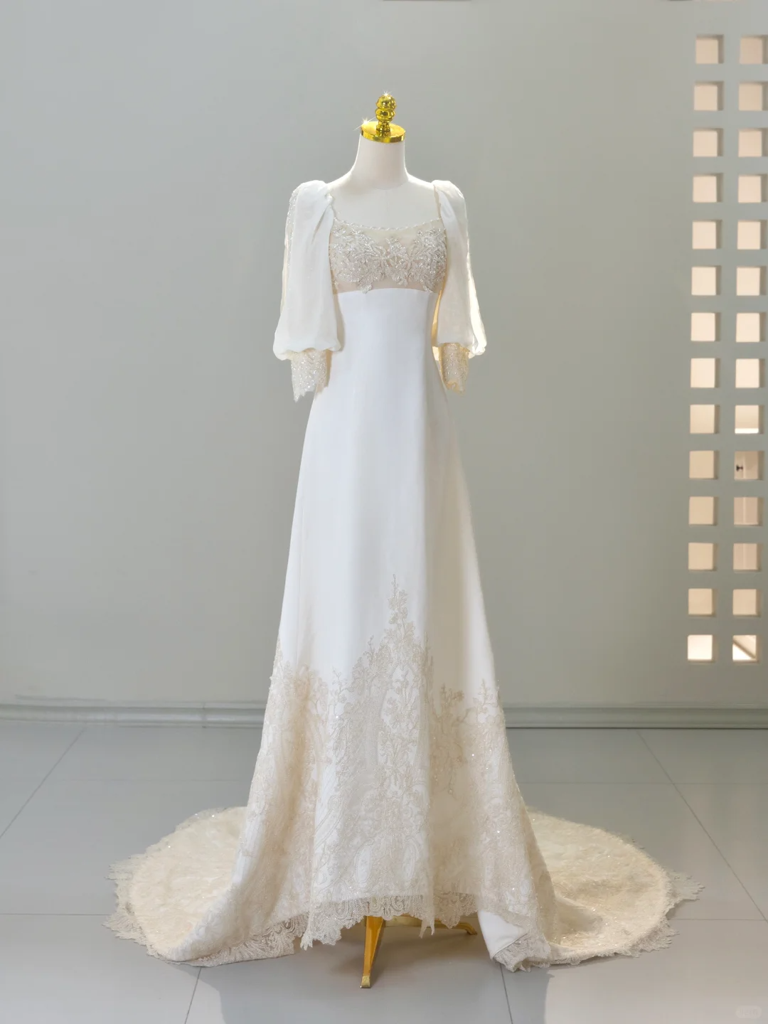 Vestido de novia romántico, corte A, escote cuadrado, satén, color marfil, modesto, DH2038