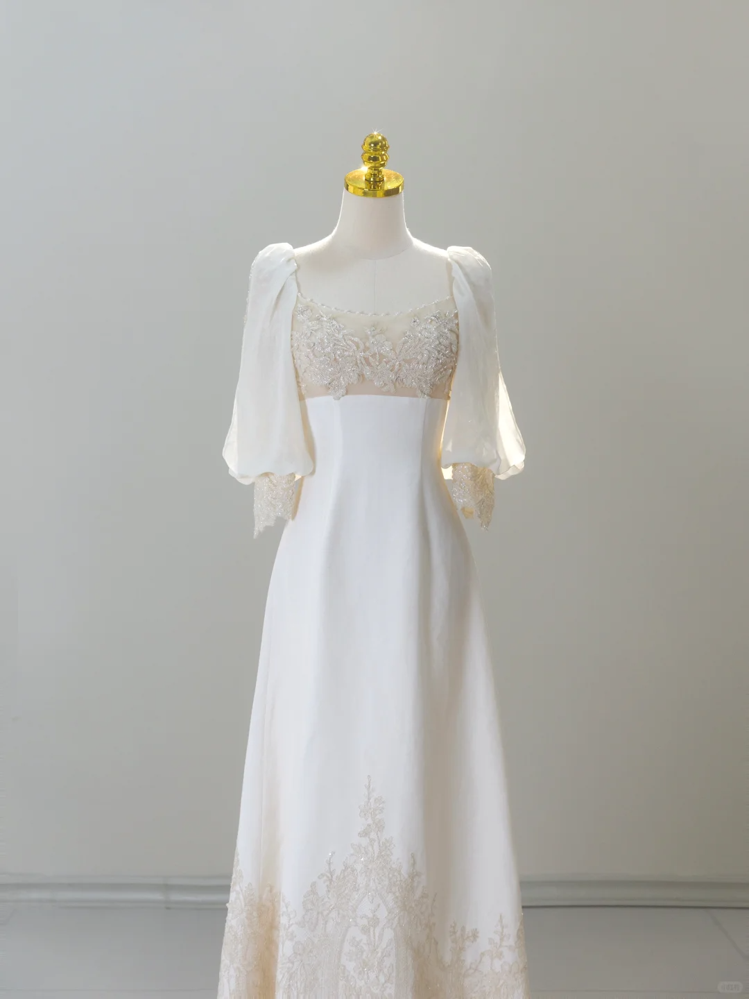 Vestido de novia romántico, corte A, escote cuadrado, satén, color marfil, modesto, DH2038